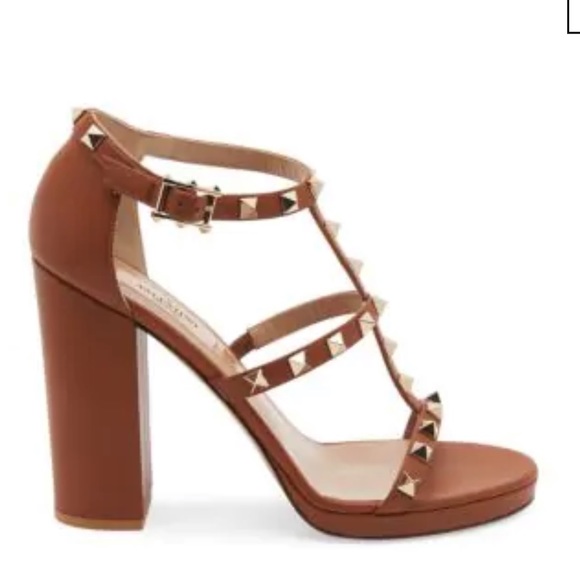 valentino garavani rockstud sandals